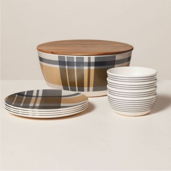 Hearth & Hand Other - HEARTH & HAND NWT 10pc plaid w/ stripe bamboo melamine picnic set